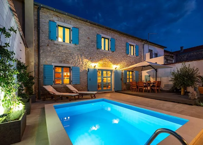 Vakantiehuis Hidden Gem With Pool