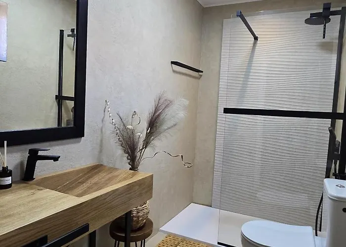 Vakantiehuis Hidden Gem With Pool *