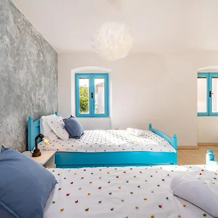 Hidden Gem With Pool Ferienhaus *