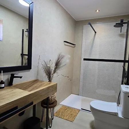 Hébergement de vacances Hidden Gem With Pool *